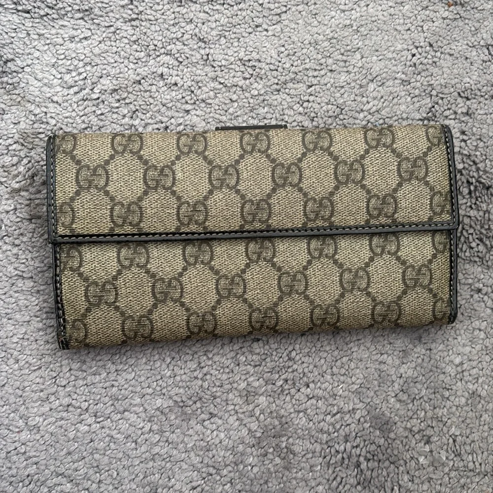 Old well loved GUCCI WALLET MONOGRAM - Picture 4 of 6